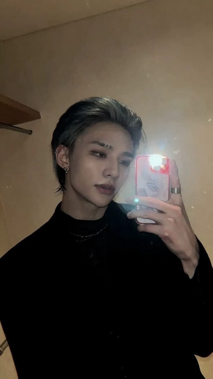 Hwang hyunjin thumbnail