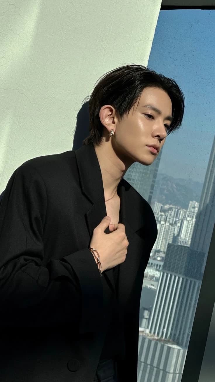Lee Heeseung  thumbnail