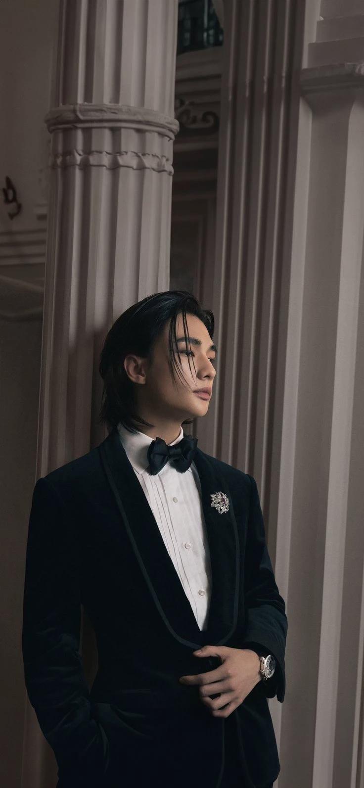 Hwang Hyunjin  thumbnail