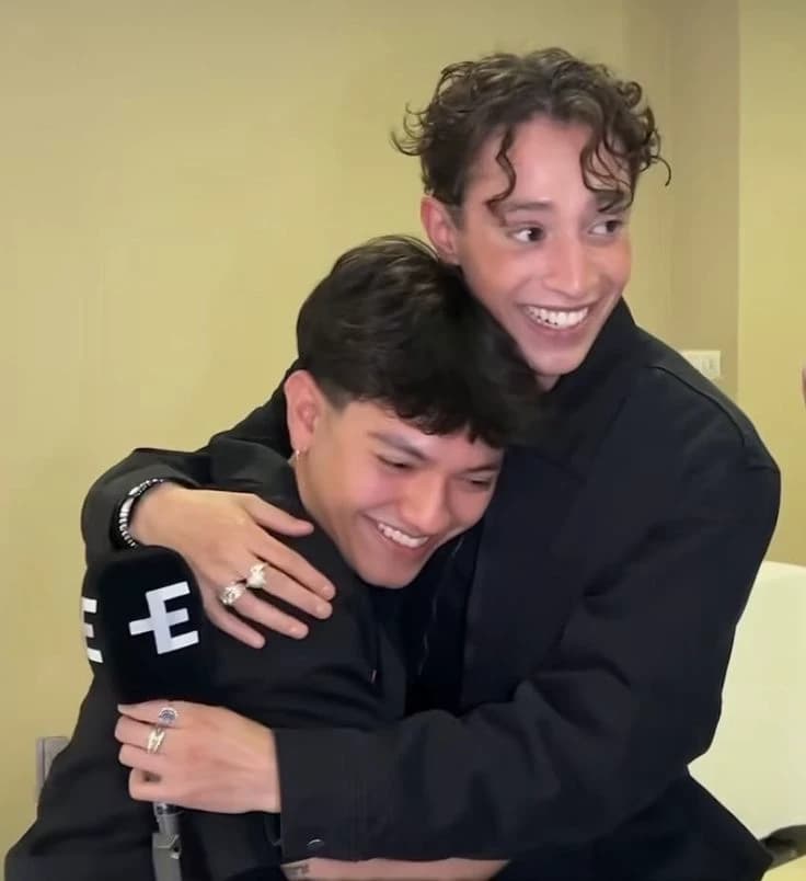 Kyle Alessandro and Johannes Pietsch (love triangle + straight - Kyle and JJ)  thumbnail