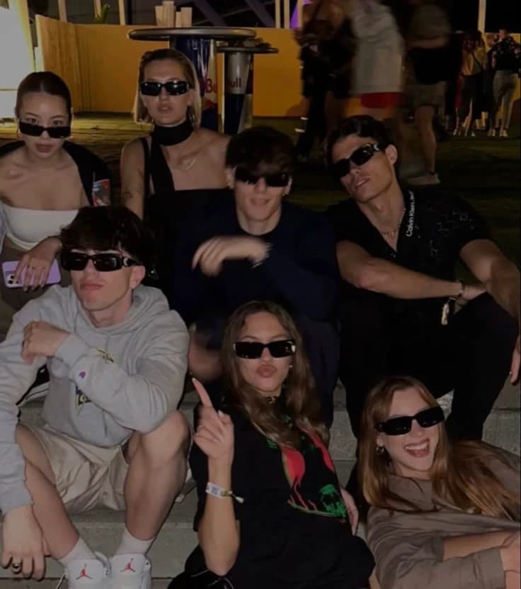 You are a group of friends thumbnail