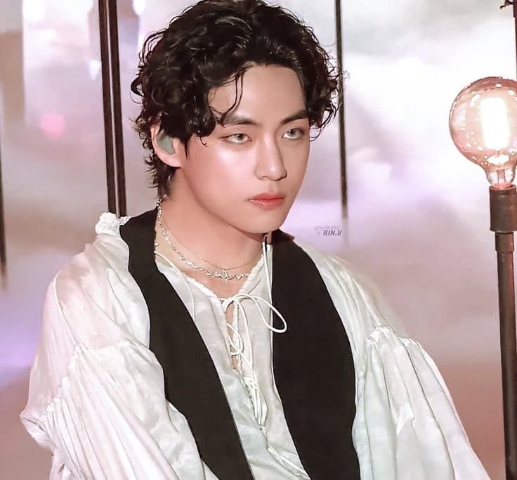 Kim Taehyung as sugar daddy thumbnail