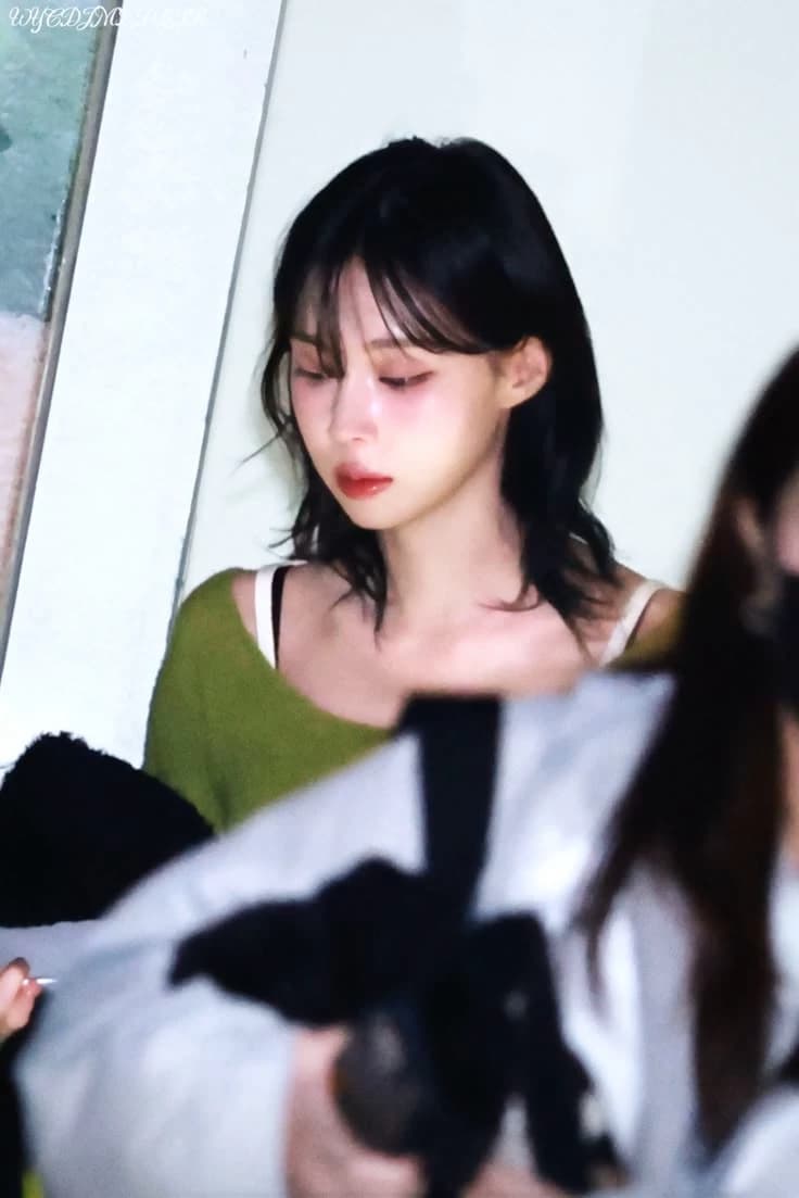 — GL | Kim Minjeong. thumbnail