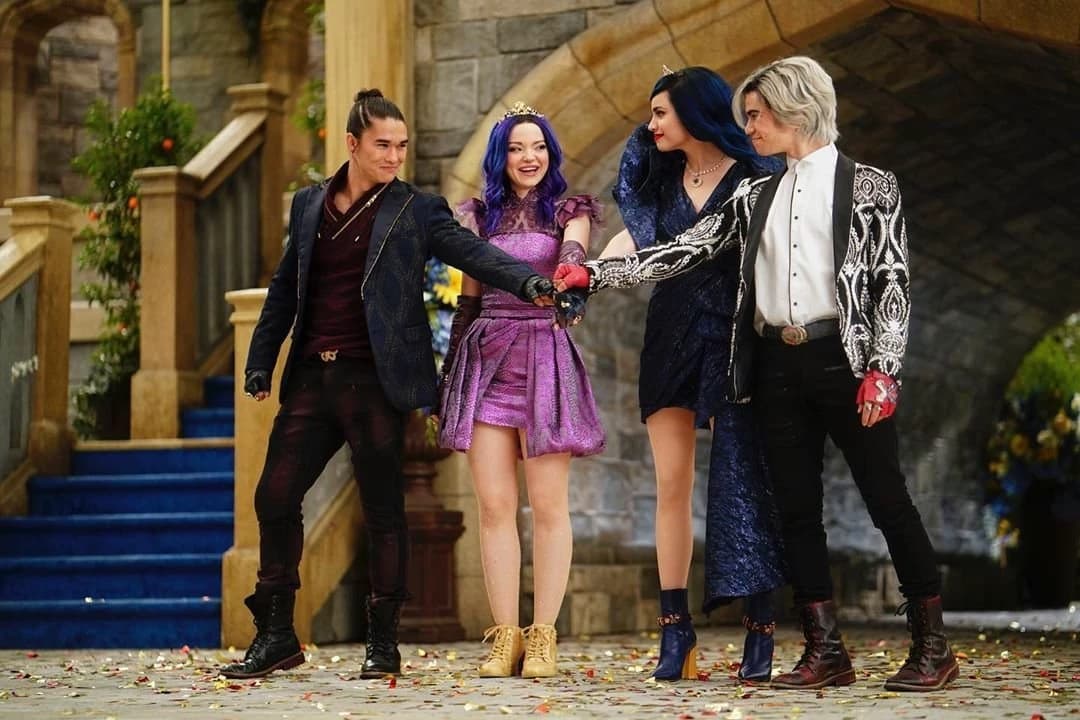Descendants crew  thumbnail