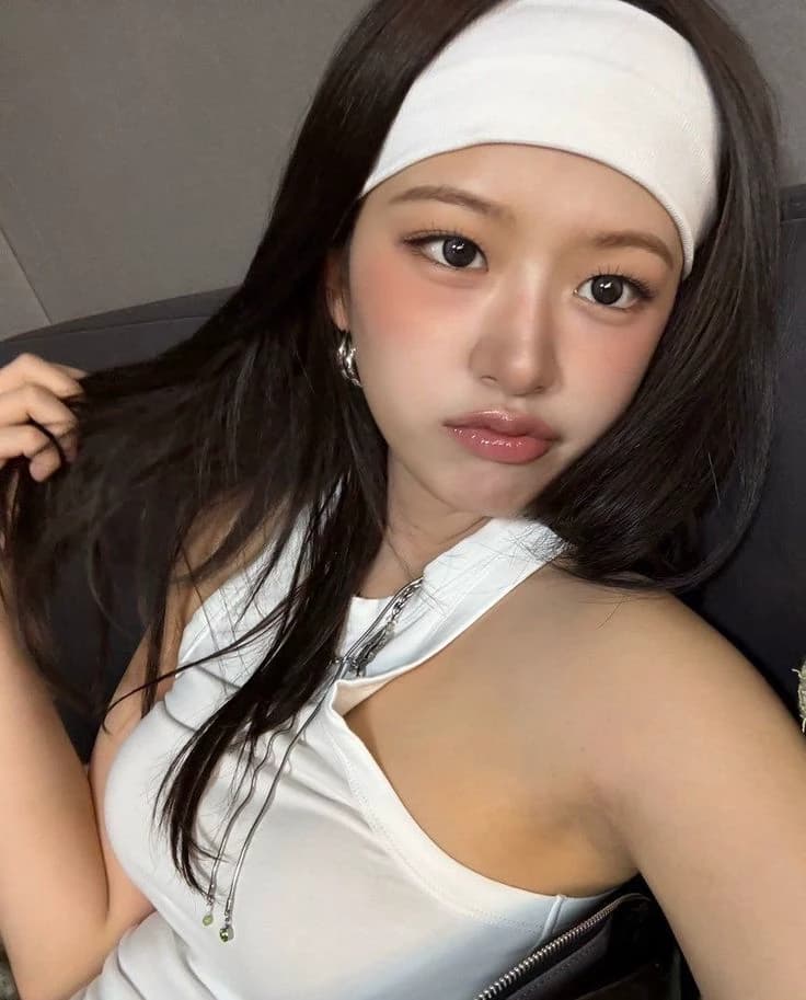 Ahn Yujin thumbnail