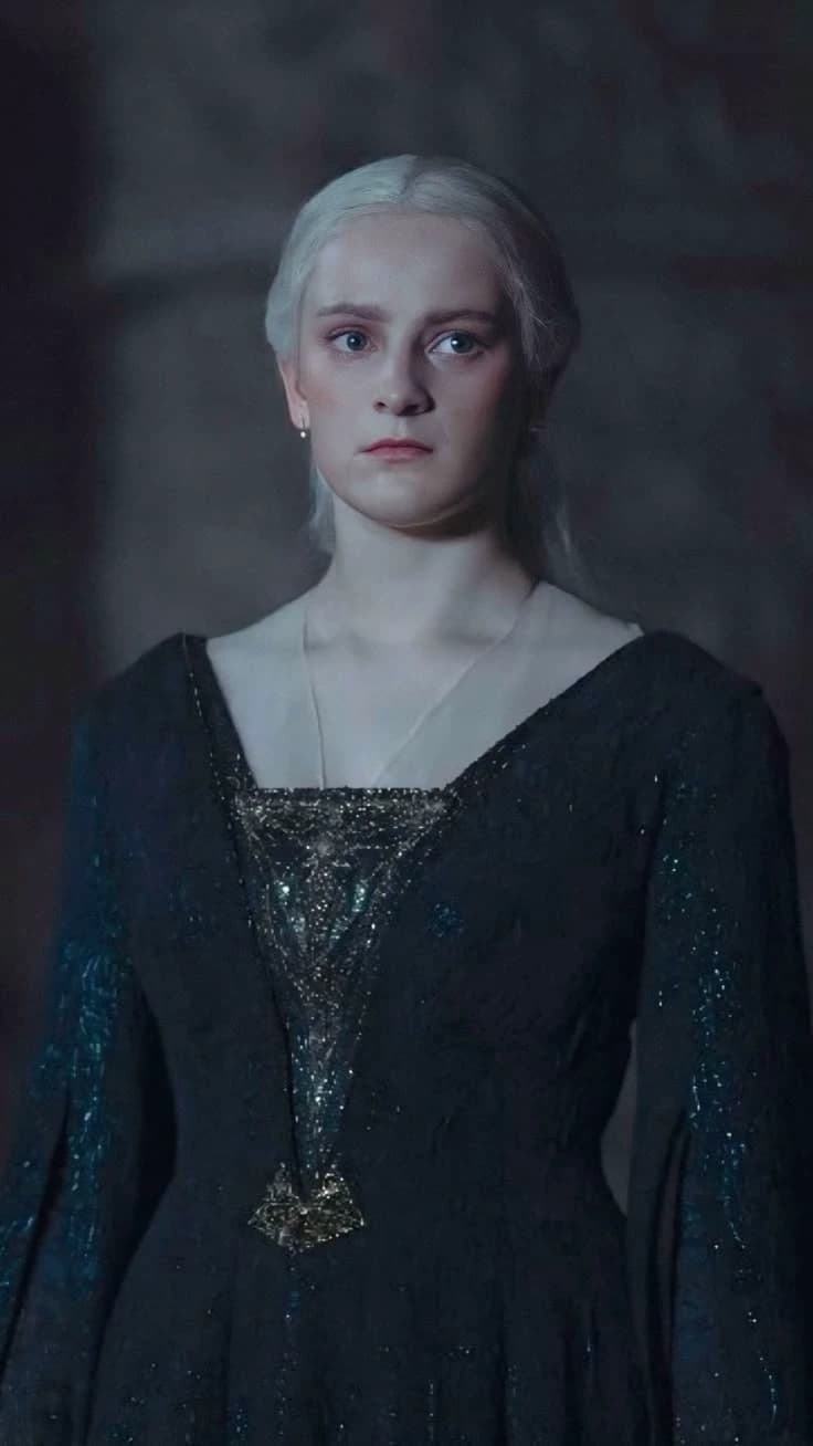 Helaena Targaryen thumbnail