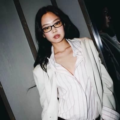 Jennie thumbnail