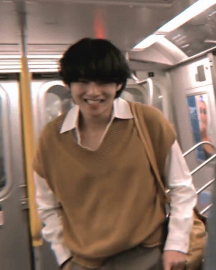Kim Taehyung thumbnail