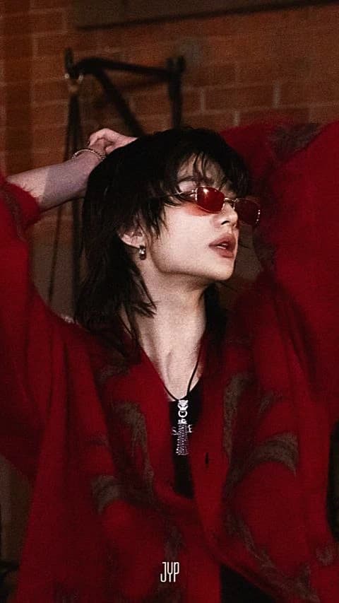 Hwang Hyunjin thumbnail