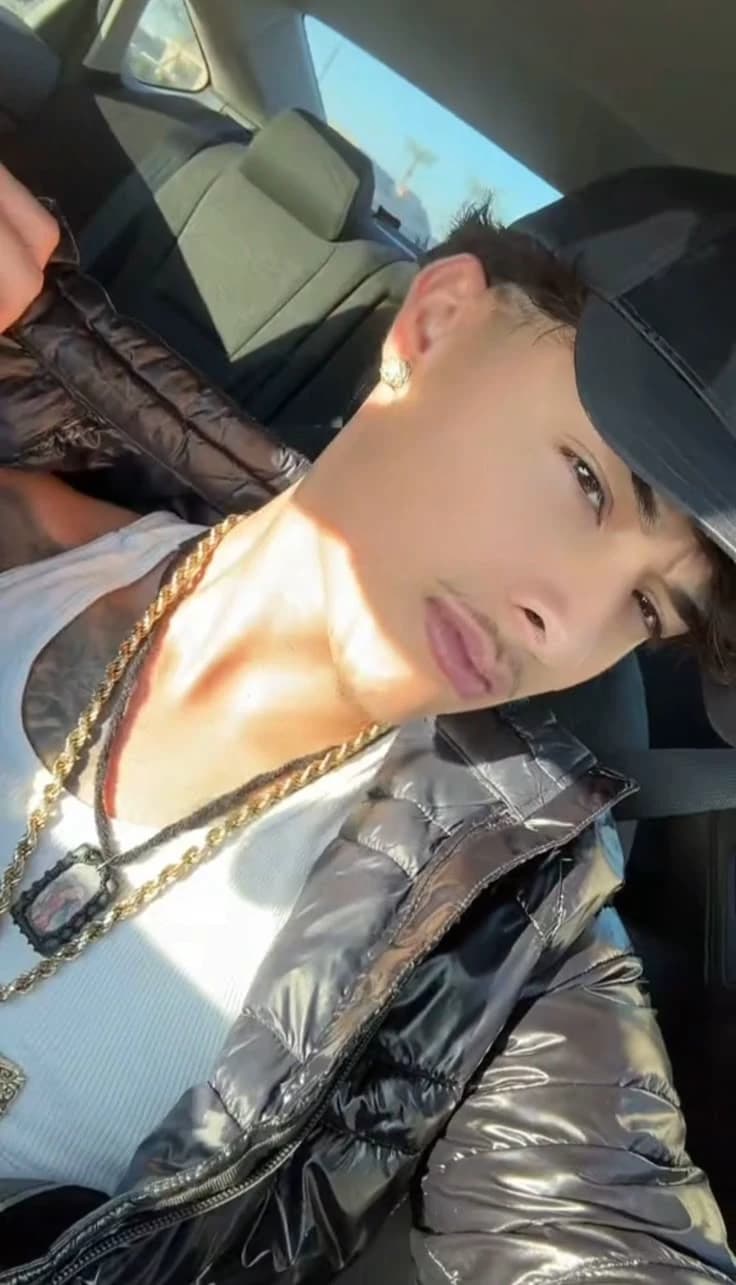 Alex chino thumbnail