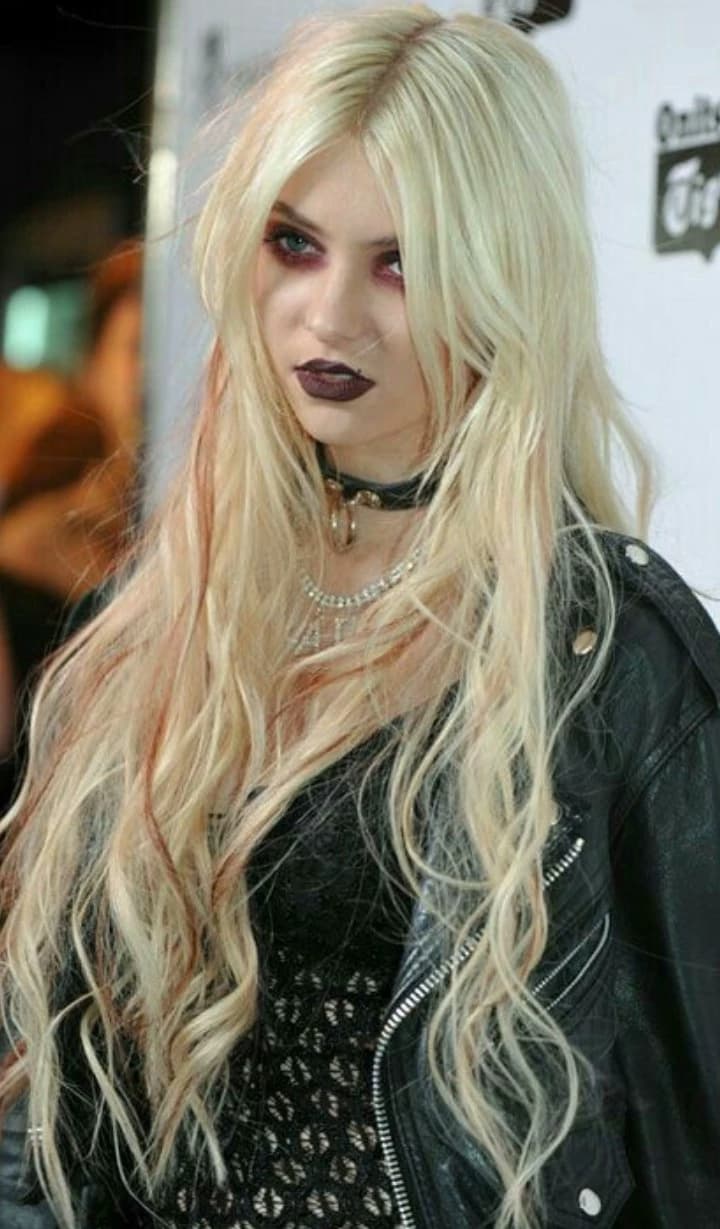 Taylor Momsen (The Pretty Reckless) thumbnail