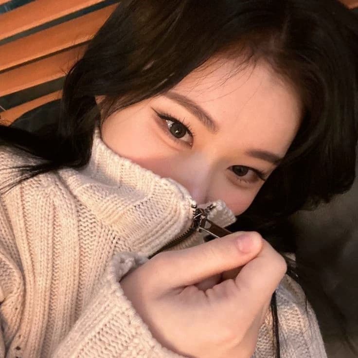 𝐋ee 𝐂haeryeong - Gl thumbnail