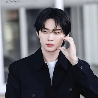 Lee Know thumbnail