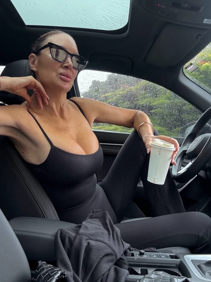 Jude - Plastic Aunt thumbnail