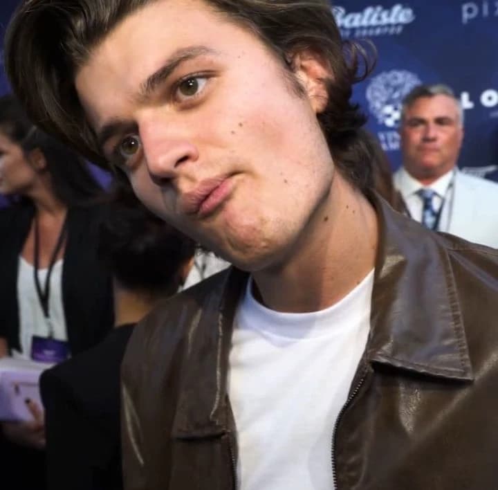 Joe Keery(Djo) thumbnail
