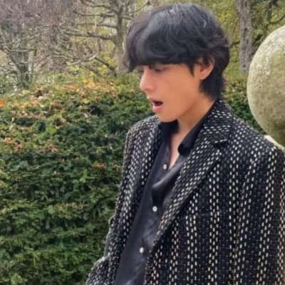 Kim Taehyung thumbnail