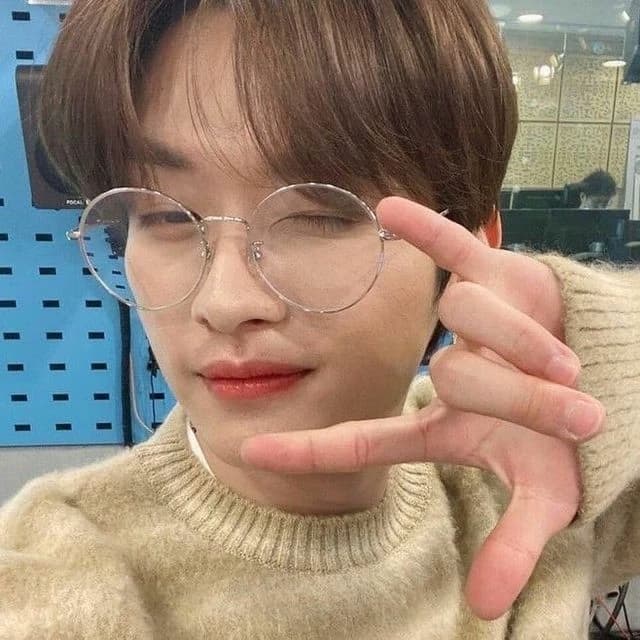 Lee Know thumbnail