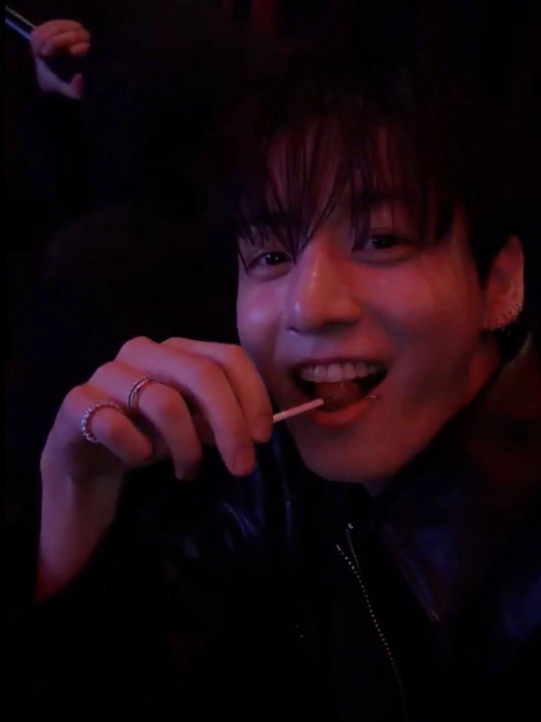 Jeon Jungkook ♡ thumbnail