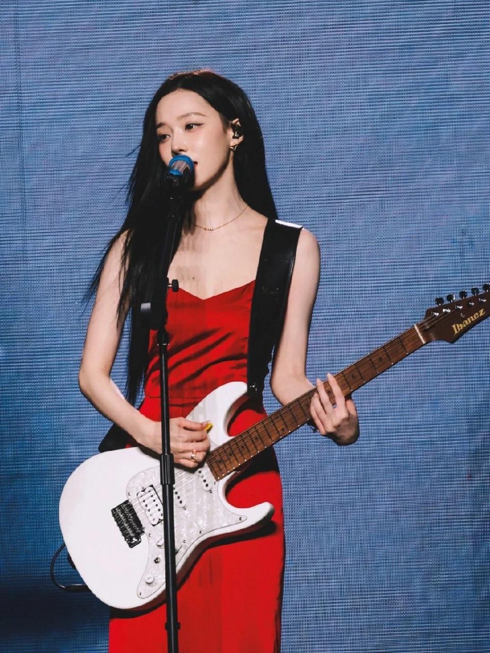— GL | Kim Minjeong. thumbnail