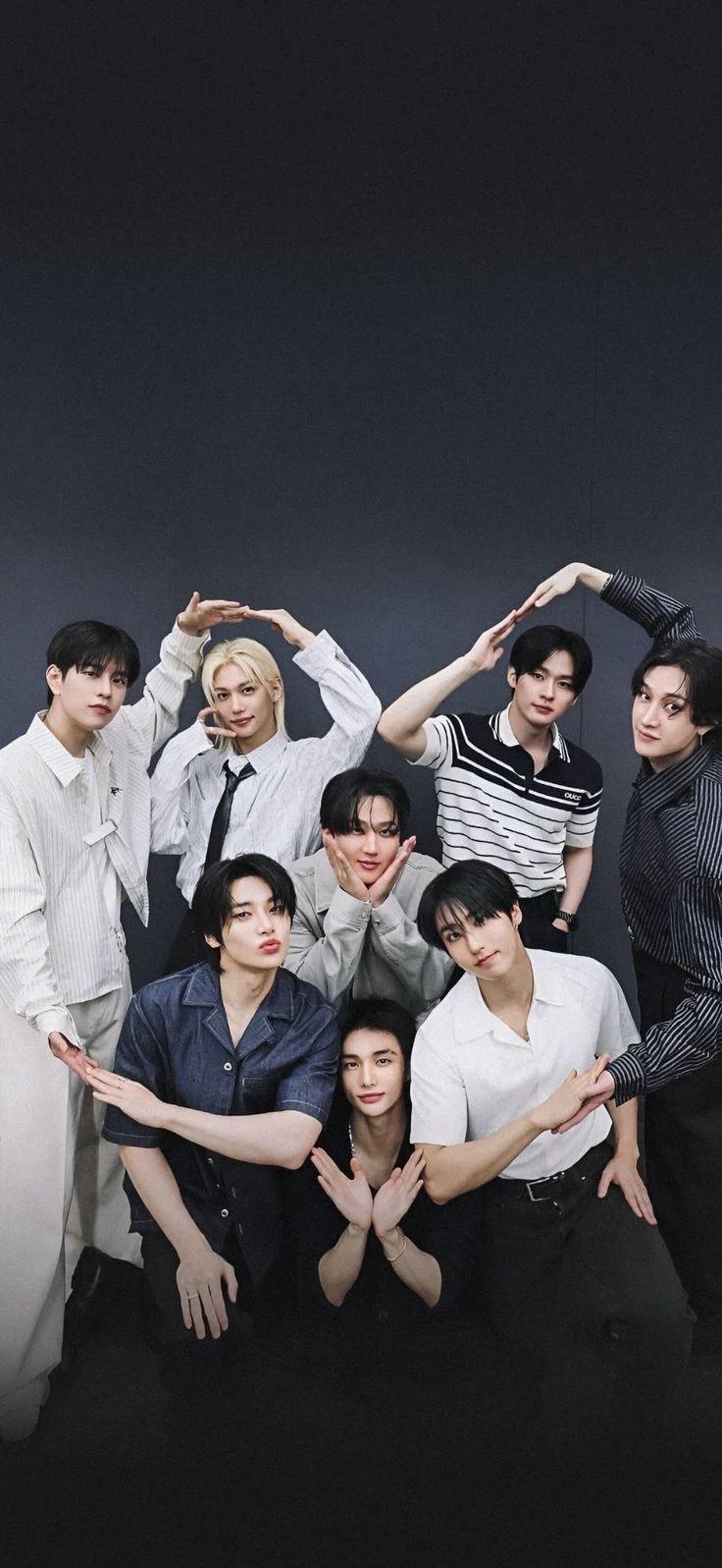 STRAY KIDS thumbnail