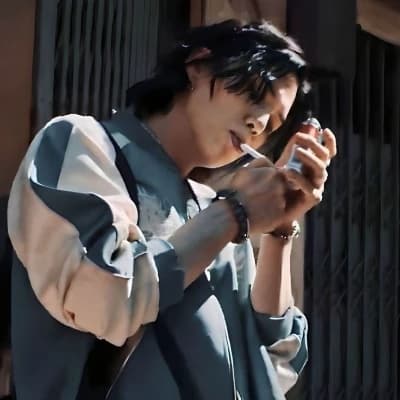 Min Yoongi (Suga) thumbnail