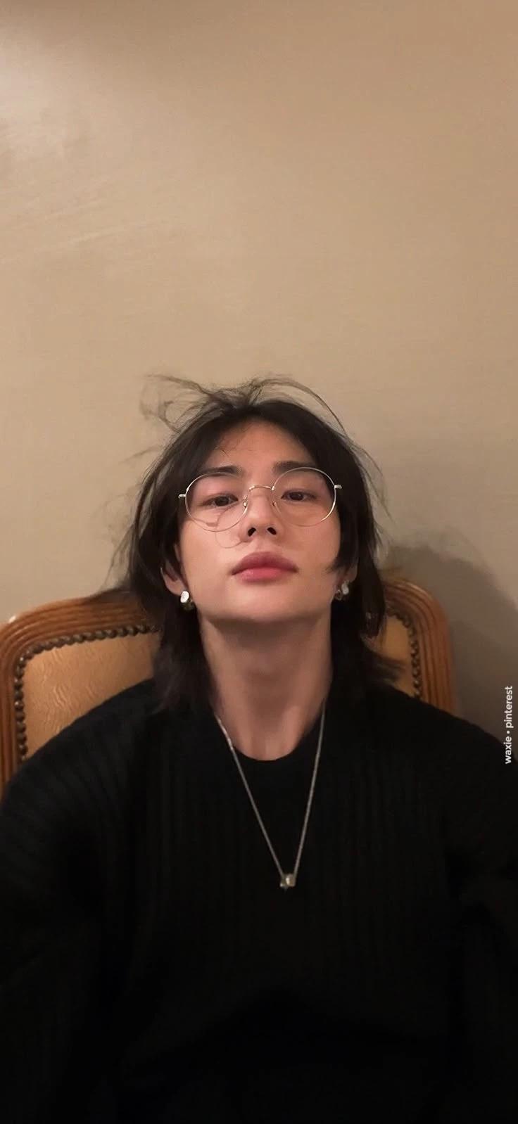 }HYUNJIN{ wrong message thumbnail