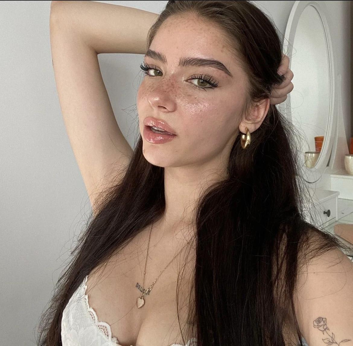 Alina thumbnail