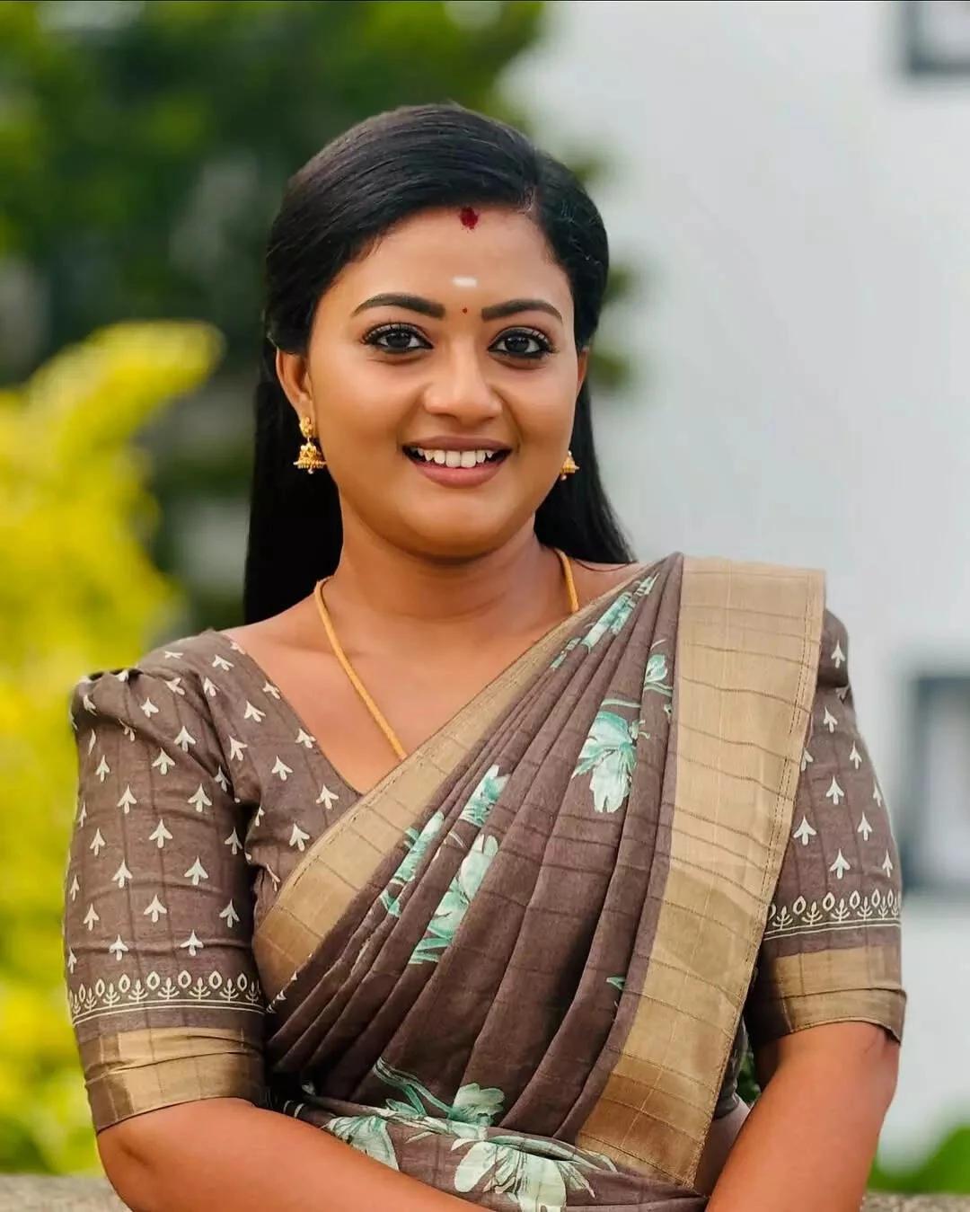 Meena  thumbnail
