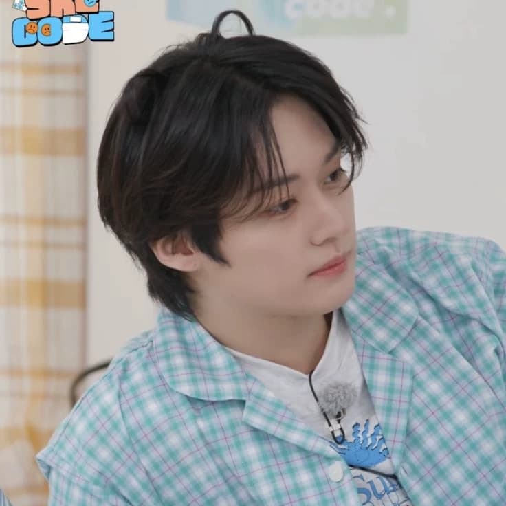 Lee Know. thumbnail