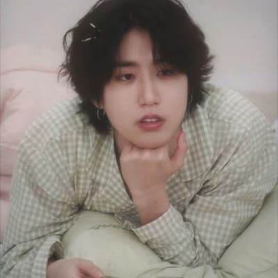 Han jisung> Omega <🌘🌷🐚 thumbnail