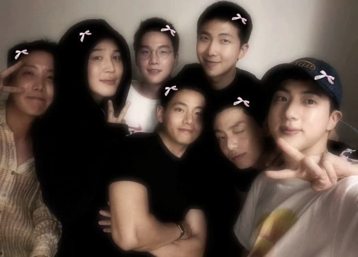 BTS in a magical world thumbnail