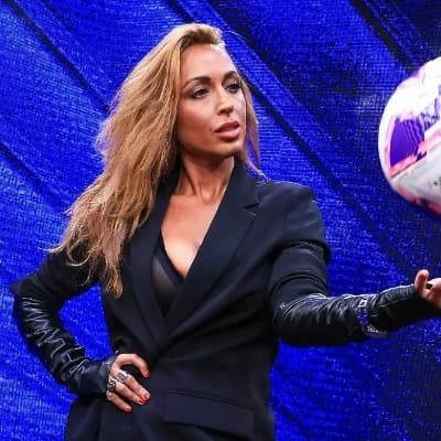 Claudia García Spanish Sports Host Fox One thumbnail