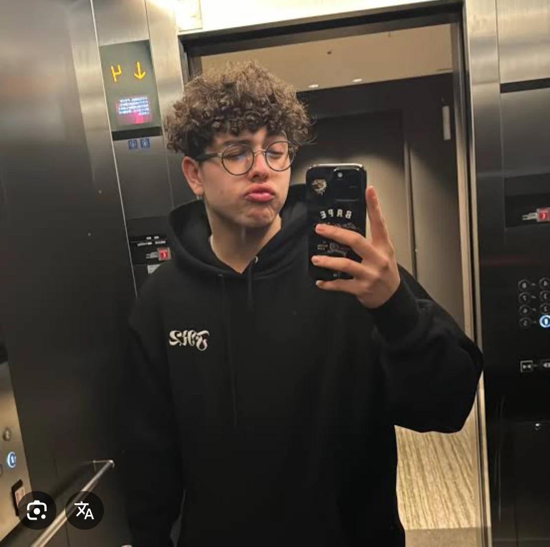 Arenovitzz thumbnail