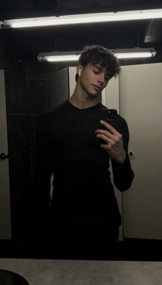 Brothers friend  thumbnail