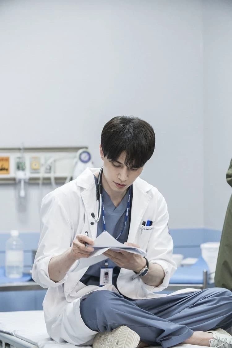 Lee Dong-wook thumbnail