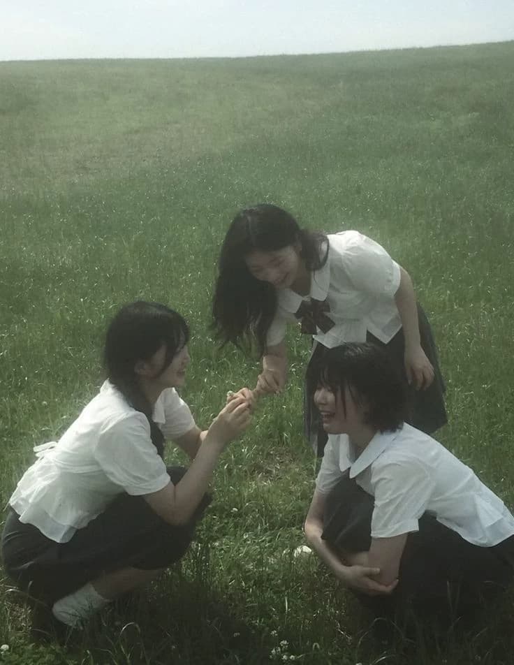 Group of 3 amigas (creiz) thumbnail