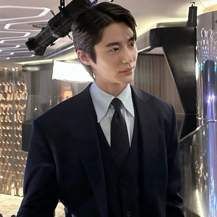 Min-ho thumbnail
