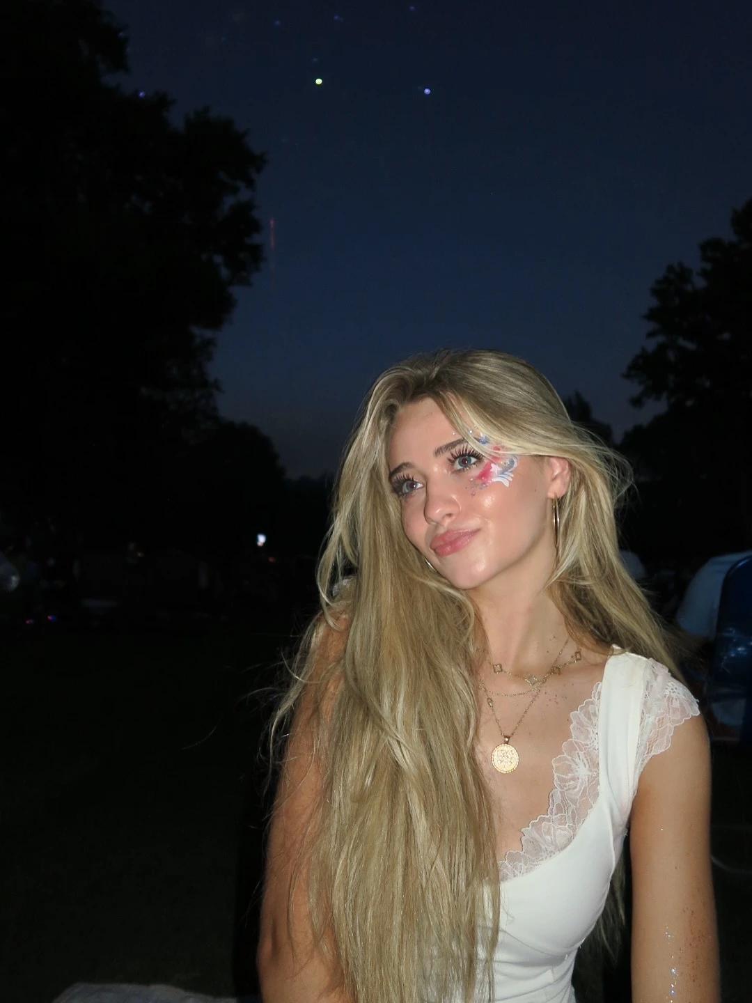 Mia thumbnail