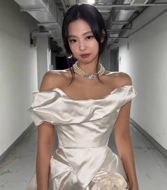 Kim jennie  thumbnail