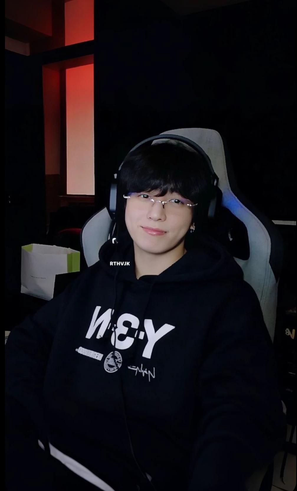 Jungkook thumbnail