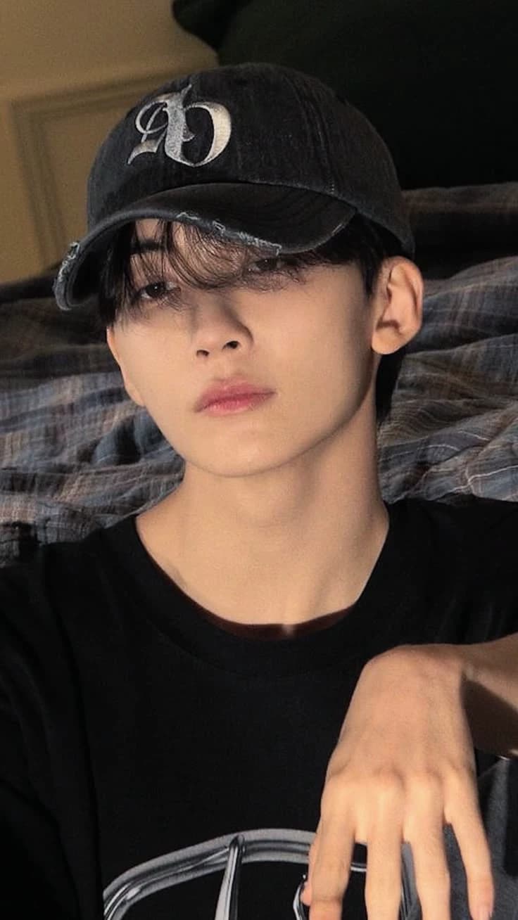 Yoon jeonghan thumbnail