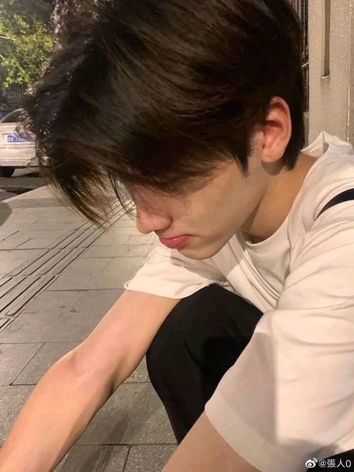 leo thumbnail