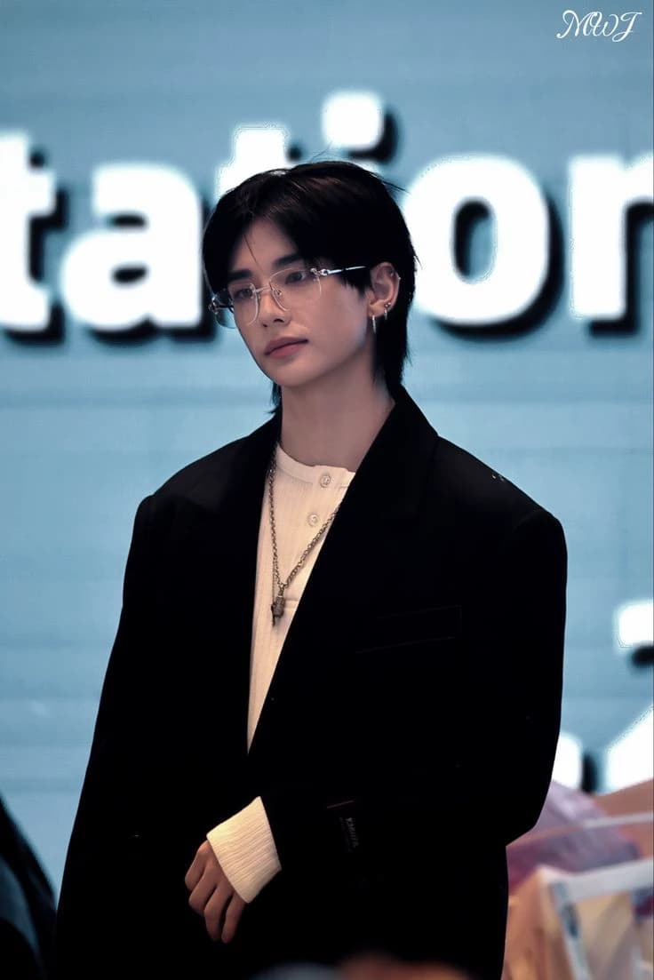 Hyunjin thumbnail