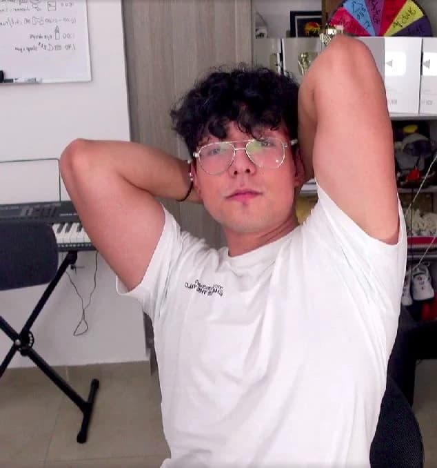 𝙈𝙖𝙭 (𝘉𝘓) thumbnail