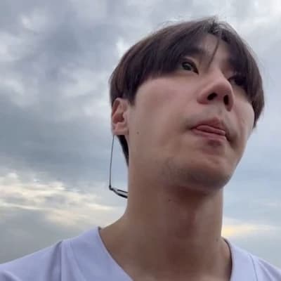 Lee Jun Young thumbnail
