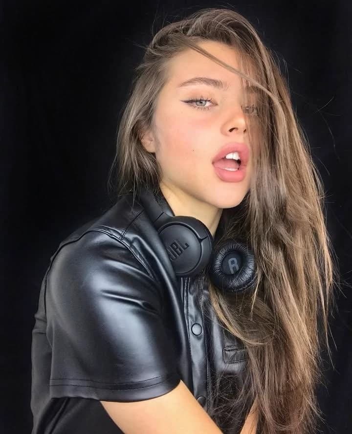 Francisca l vecina thumbnail