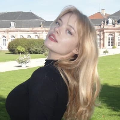 Katie Hayes thumbnail