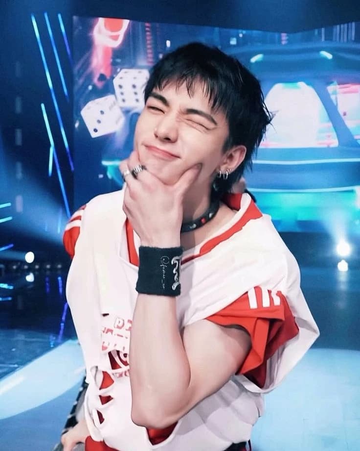 Hyunjin thumbnail