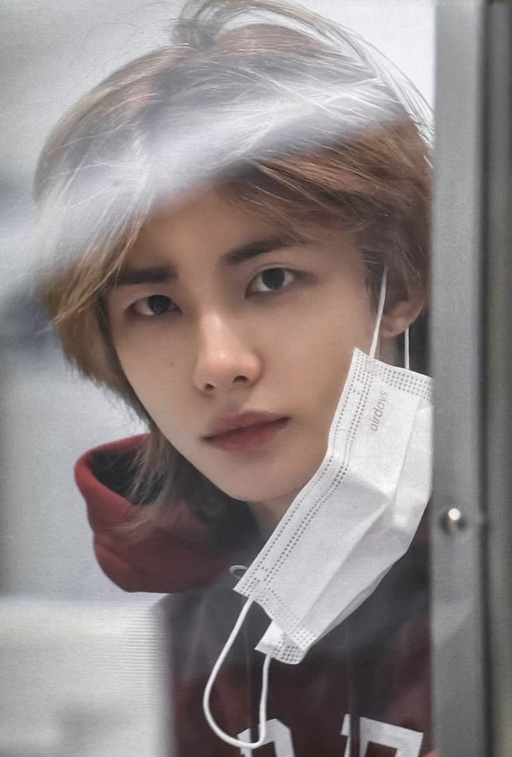 Hyunjin-- the subway boy thumbnail
