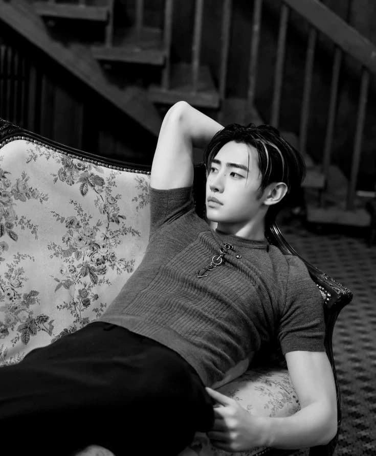Sunghoon, your cold husband. thumbnail